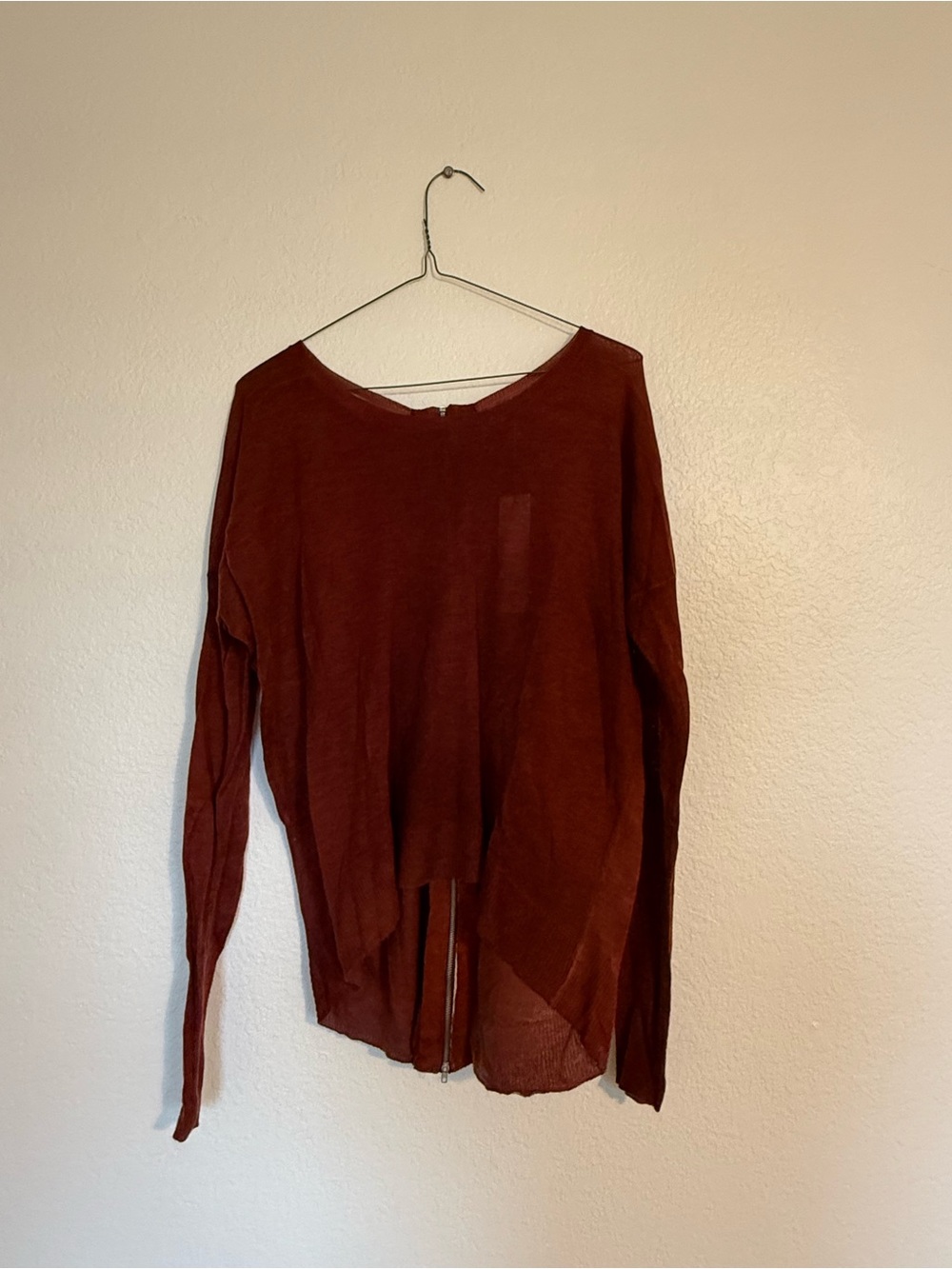 Vici Long-Sleeve Lightweight Pullover in Rust Brown